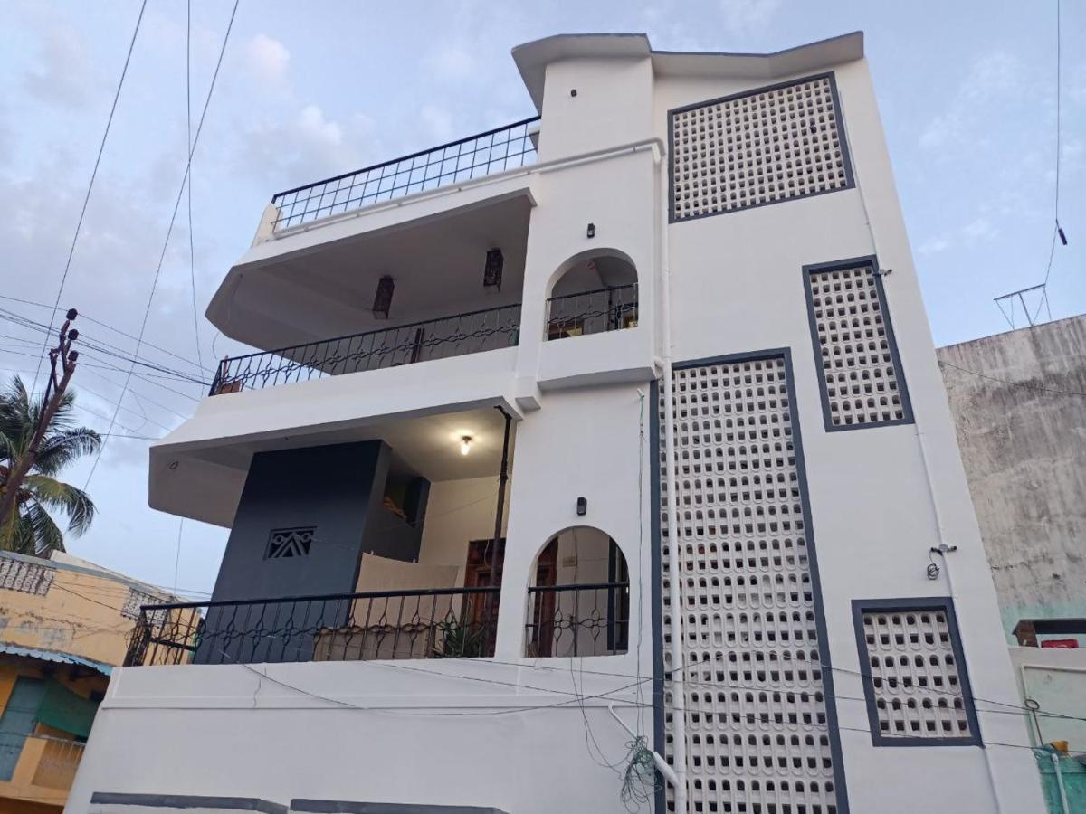 Cathe'S Town House Hotell Pondicherry Exteriör bild